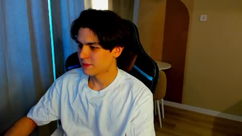 travisrivas online show from March 6, 10:14 am