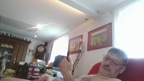 Snapshot of trebgeis1 chatting on October 31, 1:00 pm trebgeis1 online show from October 31, 1:00 pm