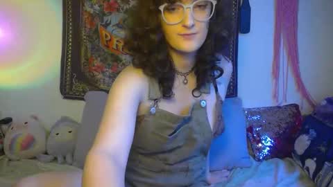 treecups online show from October 16, 8:18 pm