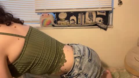 treecups online show from March 26, 9:53 pm