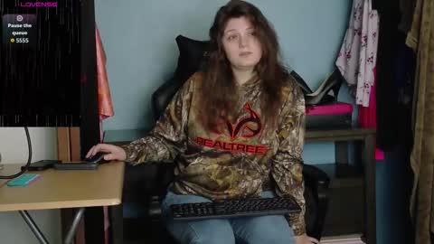 TreeJeanne online show from October 25, 12:27 pm