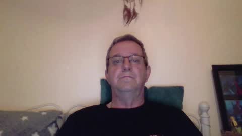 Snapshot of trev8331 chatting on October 15, 7:42 am Fe-fi-fo-fum online show from October 15, 7:42 am