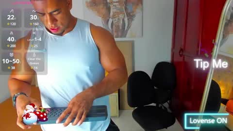 Snapshot of trevor_vinc chatting on February 18, 1:33 pm trevor online show from February 18, 1:33 pm