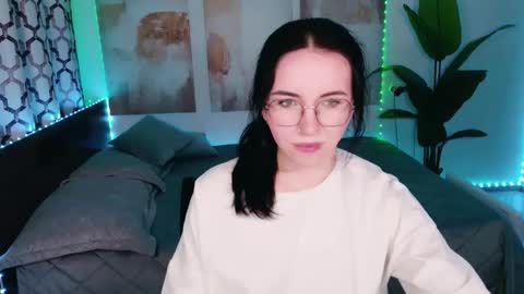 TriciaDaisy online show from May 10, 2:56 pm