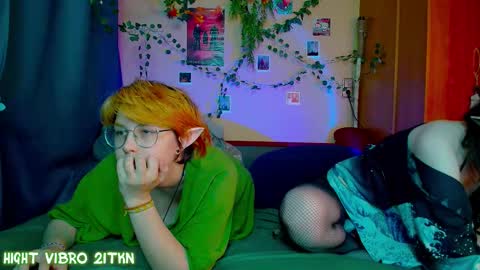 trickykitsune online show from September 29, 2:38 pm