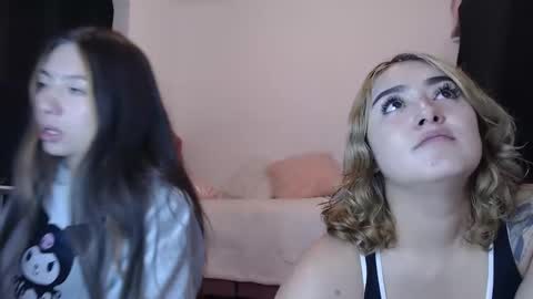 trinitych_ online show from November 8, 4:21 pm