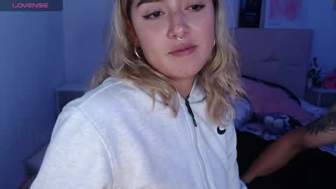 trinitych_ online show from April 2, 4:42 am