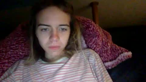 trippybb222 online show from September 9, 2:39 pm