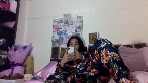 Trishia00 online show from November 13, 1:47 pm