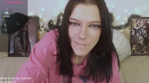 Max  online show from February 6, 5:55 am