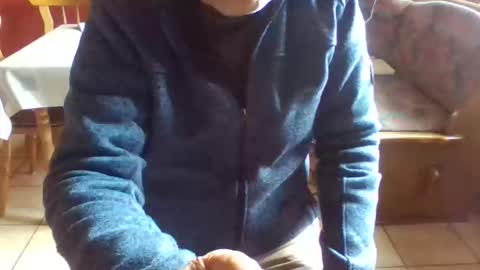 trobelle online show from May 17, 9:29 am