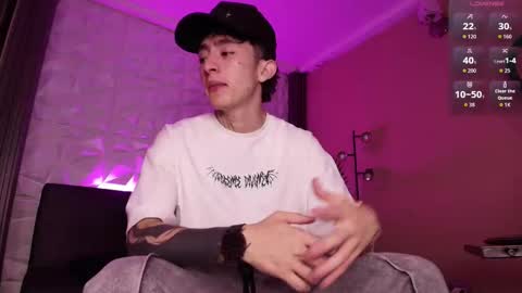 Troy online show from December 5, 7:44 pm