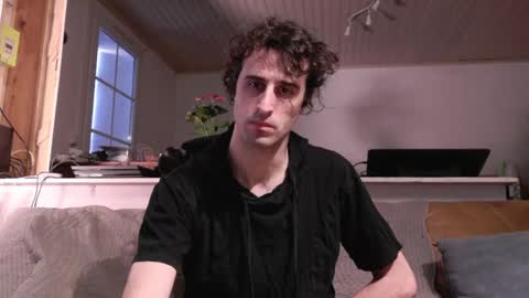 trucdeoufouf online show from February 4, 7:40 am