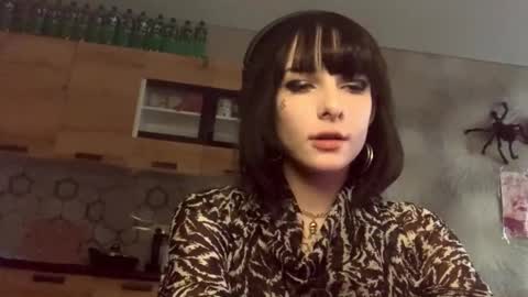 Poly online show from February 24, 1:47 pm