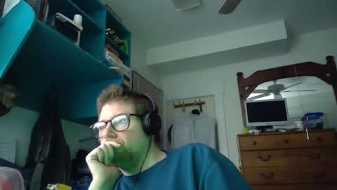 HandicappedLaugher online show from December 13, 4:33 am