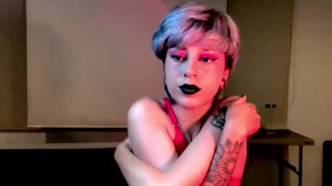 Cait online show from February 4, 1:02 am