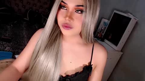 jayvie online show from November 28, 5:09 pm