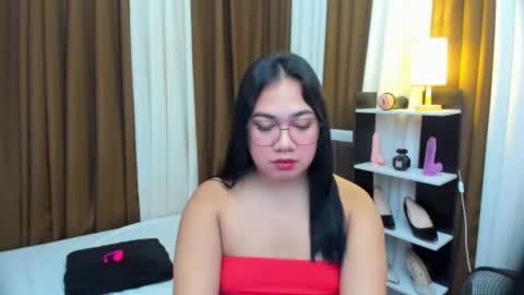 Karen Oquio online show from October 30, 1:39 am