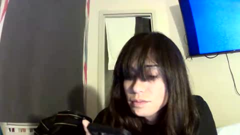 tsvickyyvee online show from May 12, 6:44 am