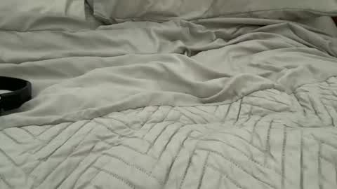 Tuhands online show from April 1, 9:32 am