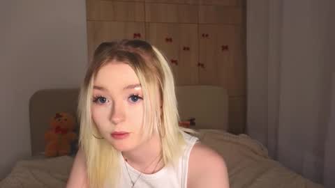 twinklefluff online show from January 18, 4:27 pm