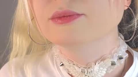 twinklefluff online show from October 29, 4:31 pm