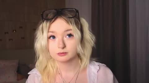 twinklefluff online show from January 13, 5:10 pm