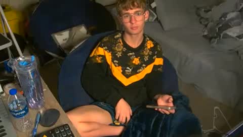 shytwink online show from September 20, 1:58 pm