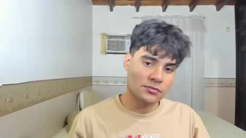 twinkwolf2 online show from March 3, 2:07 am