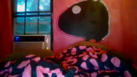 twizzytoxic22 online show from June 7, 1:33 am