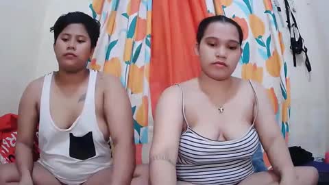 Lyn and lea online show from March 11, 10:40 am