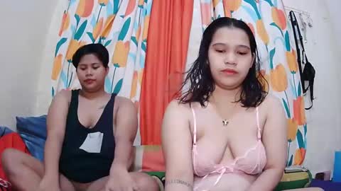 Lyn and lea online show from February 20, 11:43 pm