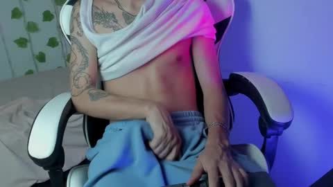 Tyler Garcia  online show from February 6, 2:04 pm