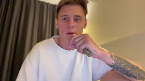 tyler_garrner online show from October 3, 3:09 pm