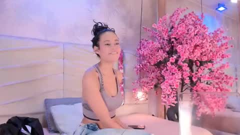    online show from March 13, 12:30 pm