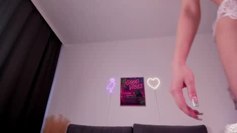 Naomi online show from May 13, 6:34 am
