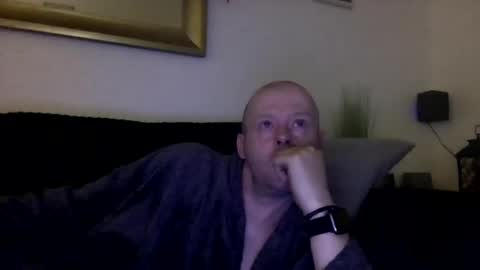 Snapshot of ukmatty3 chatting on December 6, 5:06 pm ukmatty3 online show from December 6, 5:06 pm