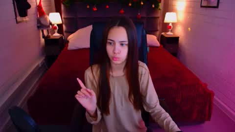 Ulia online show from December 17, 5:03 am