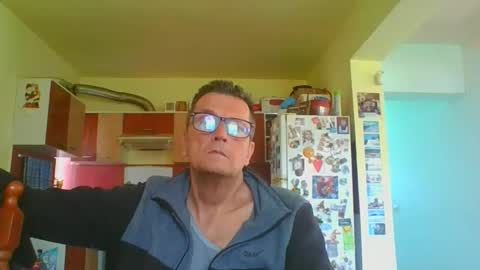 ulmeni4 online show from April 22, 12:12 pm