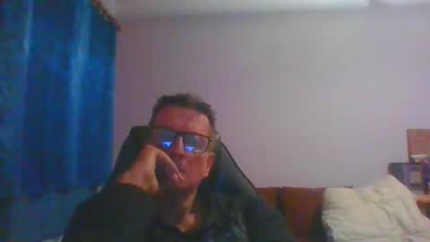 ulmeni4 online show from November 20, 3:31 pm