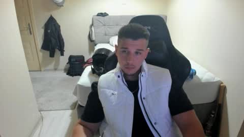 Snapshot of ulxer chatting on September 27, 7:33 pm hi im mike tyson - online show from September 27, 7:33 pm