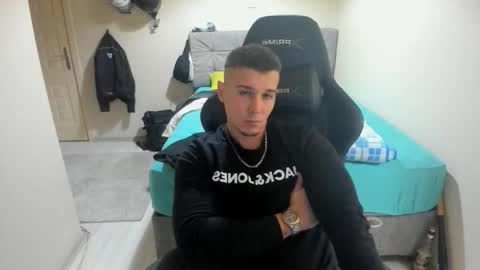 Snapshot of ulxer chatting on October 9, 8:58 pm hi im mike tyson - online show from October 9, 8:58 pm