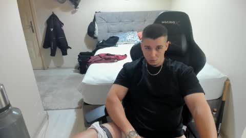 Snapshot of ulxer chatting on September 14, 6:53 pm hi im mike tyson - online show from September 14, 6:53 pm