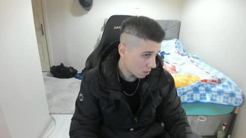 Snapshot of ulxer chatting on December 6, 8:01 pm hi im mike tyson - online show from December 6, 8:01 pm