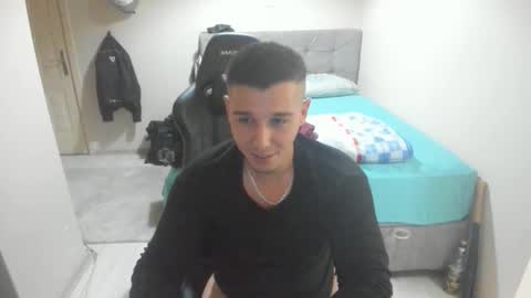 Snapshot of ulxer chatting on October 3, 8:17 pm hi im mike tyson - online show from October 3, 8:17 pm