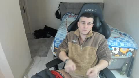 Snapshot of ulxer chatting on December 27, 8:18 pm hi im mike tyson - online show from December 27, 8:18 pm