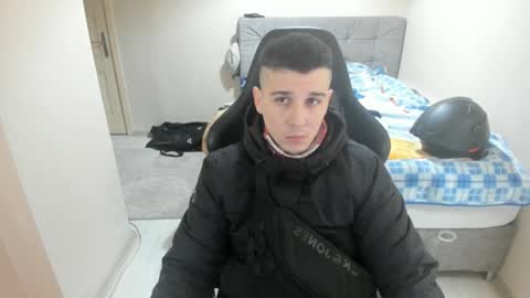 Snapshot of ulxer chatting on January 18, 7:37 pm hi im mike tyson - online show from January 18, 7:37 pm