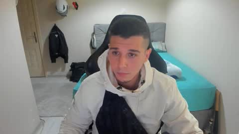 Snapshot of ulxer chatting on October 8, 8:48 pm hi im mike tyson - online show from October 8, 8:48 pm