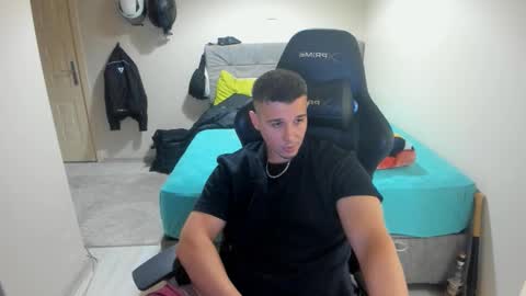 Snapshot of ulxer chatting on October 4, 8:17 pm hi im mike tyson - online show from October 4, 8:17 pm