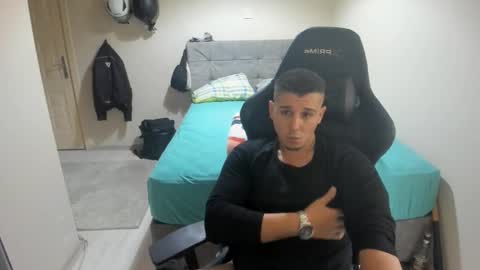 Snapshot of ulxer chatting on October 10, 9:08 pm hi im mike tyson - online show from October 10, 9:08 pm